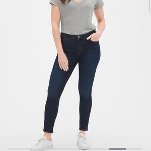 NWT GAP Skinny legging Jeans